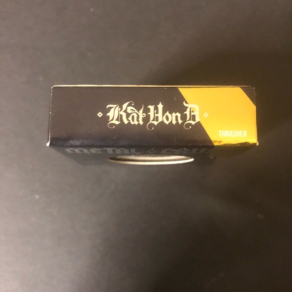 COPY - Kat Von D “Thrasher” - Picture 4 of 5